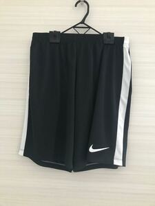 NIKE ナイキ 新品 メンズ ショートパンツ Sサイズ a