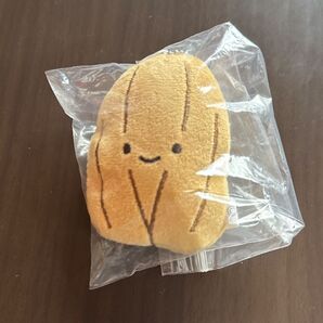 【新品】にっこりーノ ナッツのぬいぐるみ ピーカンナッツ