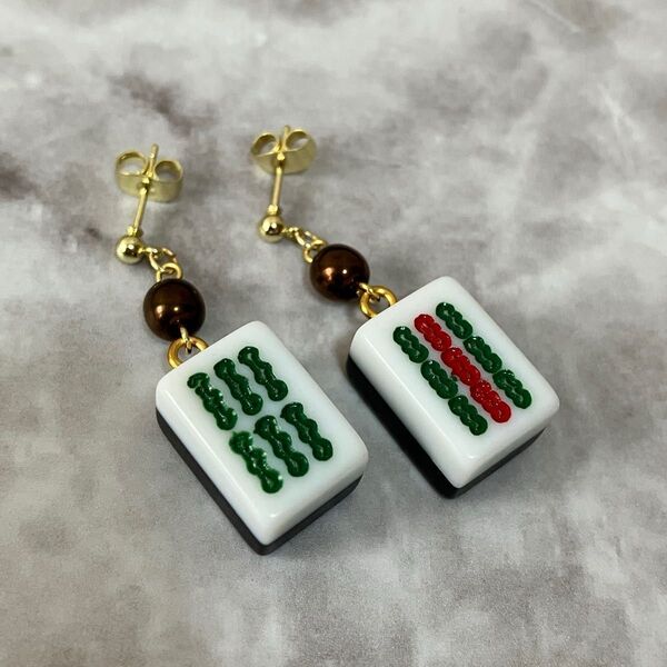 麻雀牌 ハンドメイド ピアス
