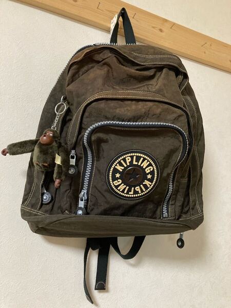 KIPLING キプリング 大きめリュックラバーブランドロゴとゴリラチャーム