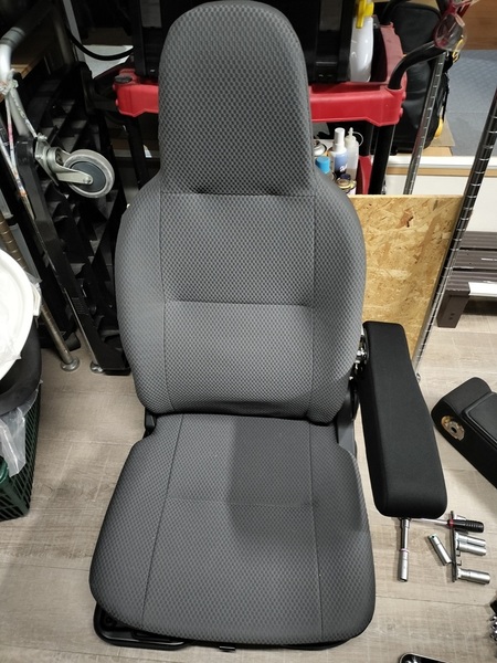 ハイゼットジャンボ(S500P,S510P)用アームレスト取付ブラケット