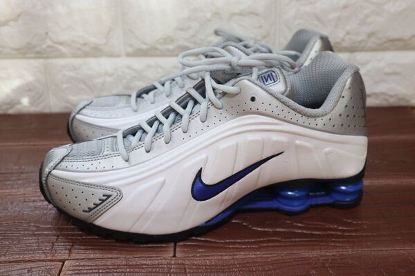 新品 正規品 27㎝ NIKE ナイキ ショックス R4 SHOX R4 メタリックシルバー