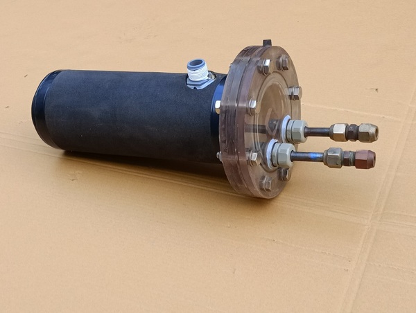 チタン製 熱交換器 チタンコイル熱交換器 循環式熱交換器 冷却機400W相当 パイプ接続20水栓ソケット 中古品 送料無料