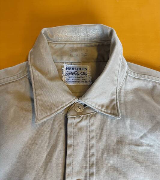 50s HERCULES ヘラクレス MOUNTAIN CLOTH ワークシャツ 台襟 マチ付き チノ ベージュ 猫目ボタン 古着
