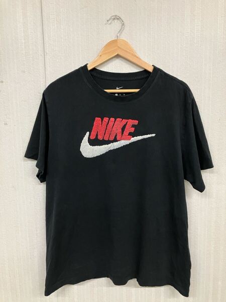 古着卸 (101)メンズレギュラーTシャツ XL ブラック ナイキ スウッシュ スポーツブランド フロントプリント グッドプリント