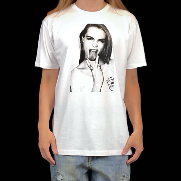 新品 カーラデルヴィーニュ カリスマ 太眉 おしゃれ セレブ ファッションモデル 映画 女優 ベロ出し ピース Tシャツ ユニセックス Mサイズ