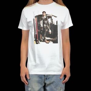 新品 マッドマックス2 メルギブソン ジョージミラー バイオレンス映画 トレーラー ダブルバレルショットガン Tシャツ ユニセックス Mサイズ