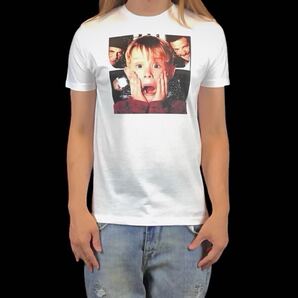 新品 ホームアローン マコーレーカルキン 子役 ケビン 泥棒 ハリー マーヴ クリスマス 留守番 コメディ映画 Tシャツ ユニセックス Mサイズ