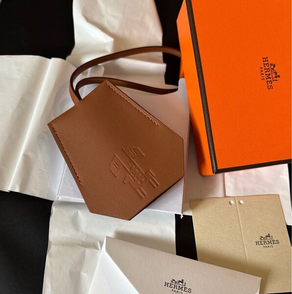 新品HERMES エルメス 2024 イヤーズギフト レザー キークロシェット