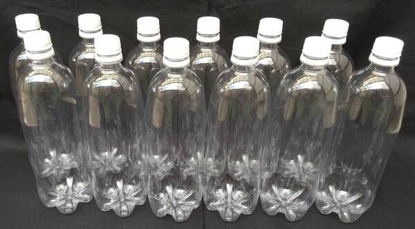 空ペットボトル 1L×12本セット ●●送料無料●●要在庫確認●● DIY キャンプ 防災 ガーデニング 工作 水汲み 使い方最下段参照