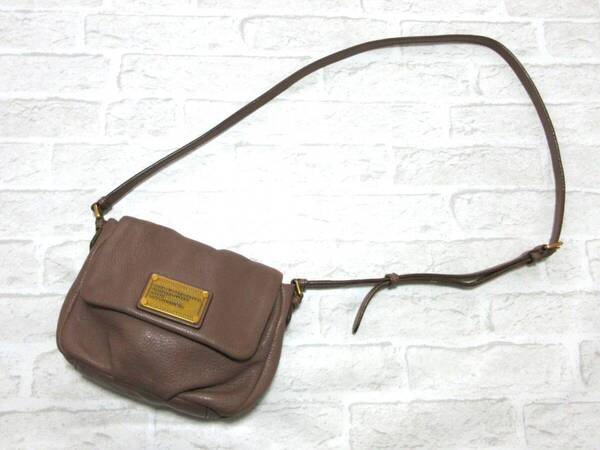 送料込み MARC BY MARC JACOBS マークバイ マークジェイコブス ベージュ ななめがけ カウ レザー シボ革 ショルダー バッグ ( 本革 カバン