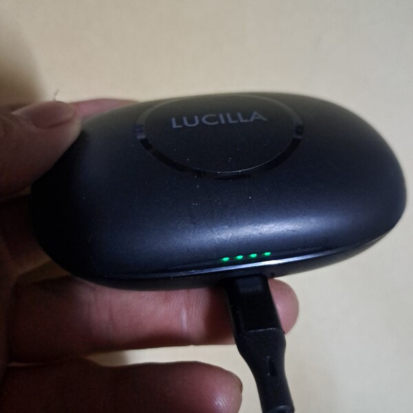 LUCILLA TWSOP01 ワイヤレスイヤホン ケースのみ 充電器