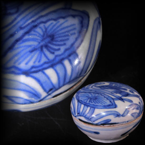 八八八】古染付 摘み蓋 小香合 ◇箱付 仕覆付 骨董 時代物 青花