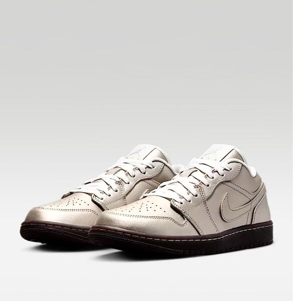 ☆送料込■新品26.0cm■ナイキ エア ジョーダン1LOW SE メタリックジンク/ベルベットブラウン AIR JORDAN 1 WMNS【定価.20350円】