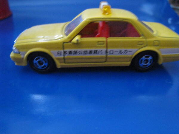 ■即決価格 送料込み金額 トミカ トヨタ クラウン 日本道路公団 パトロールカー No.55 1/63 1987年 日本製 絶版 TOMY ミニカー◆中古◆