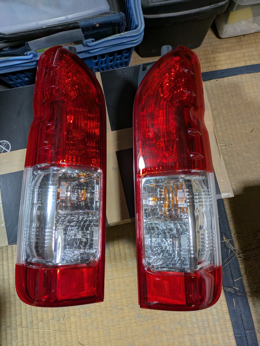ハイエーステールランプの中古が安い！激安で譲ります・無料で