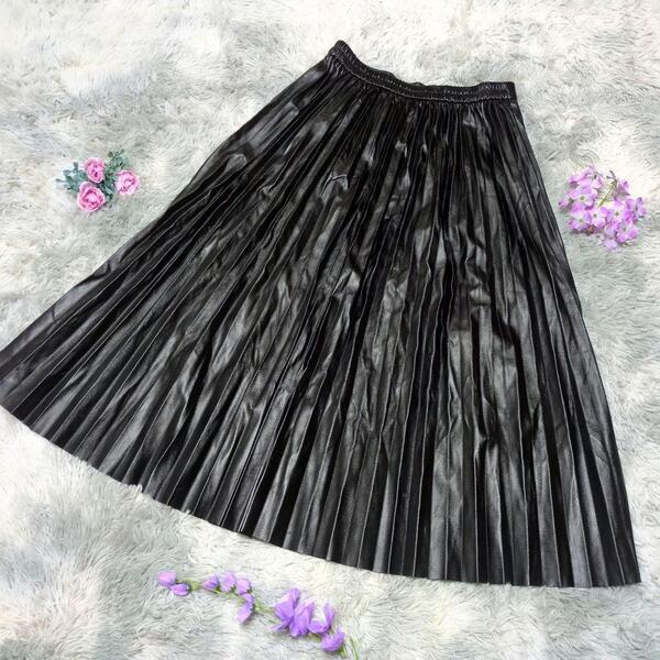 【GU】フェイクレザープリーツスカート☆L☆黒☆ウエストゴム☆ジーユー☆ブラック☆ロングスカート☆フレア☆Aライン☆222-328196
