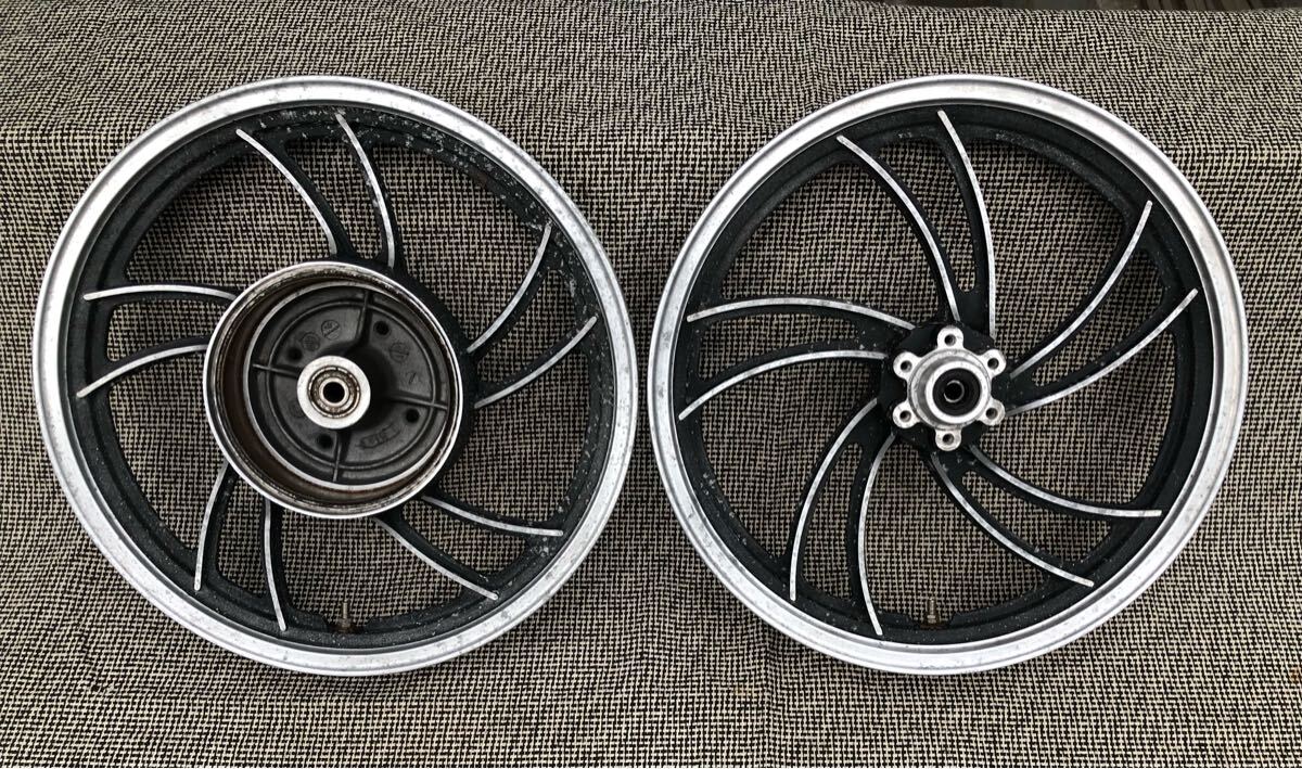 Yahoo!オークション - RZ250 RZ350 4L3 4U0 純正 フロント18