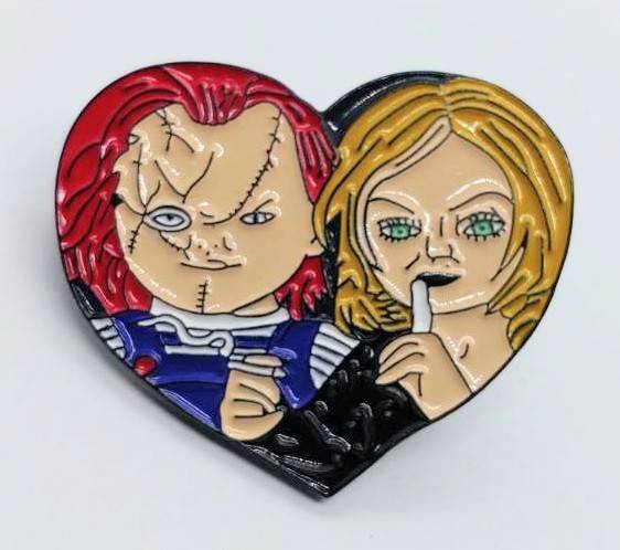 送料無料 チャイルドプレイ チャッキー ハート ピンブローチ ピンズ PINS バッジ バッヂ アメリカン雑貨 スマアク