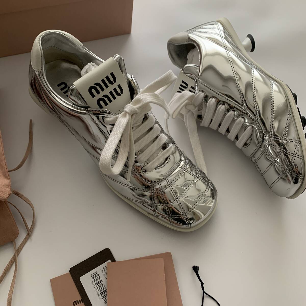 Yahoo!オークション -「miu miu スニーカー」の落札相場・落札価格 Yahoo!オークション -「miu miu スニーカー」の落札相場・落札価格