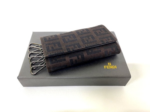 【☆即決☆】≪超美品≫ FENDI フェンディ ズッカ ズッキーノ 6連キーケース ブラウン 8AP002 00NY FORT2