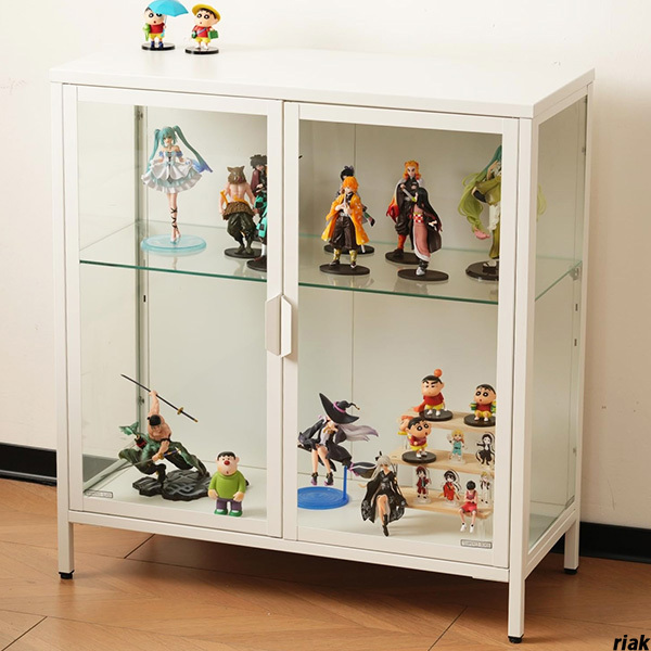 【強化ガラス製のガラス扉、ホコリから大切なアイテムを守ります】コレクションケース 幅80cm 高さ調節可能 ディスプレイ ホワイト
