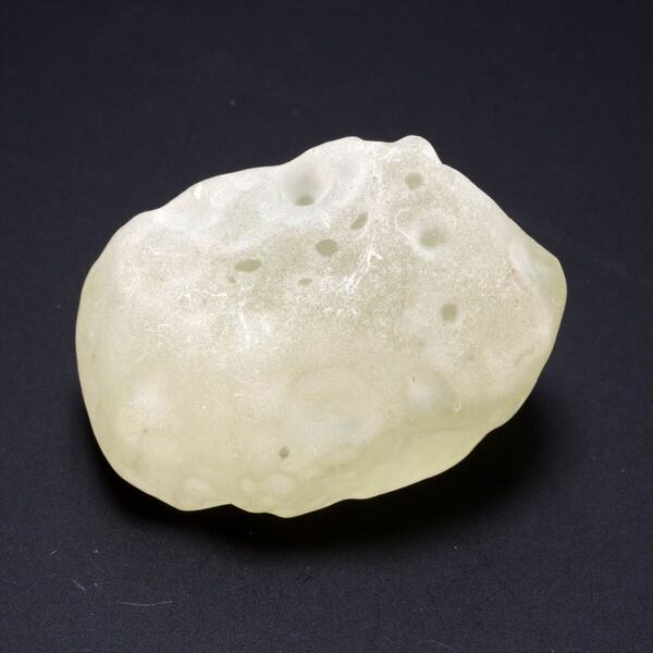 リビアングラス 24.6g リビアンガラス インパクタイト 原石 標本 Libyan Glass M2539