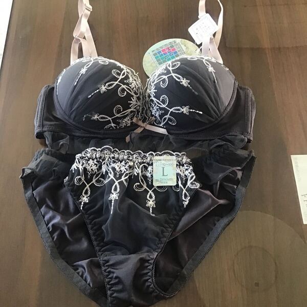ブラジャーショーツセット