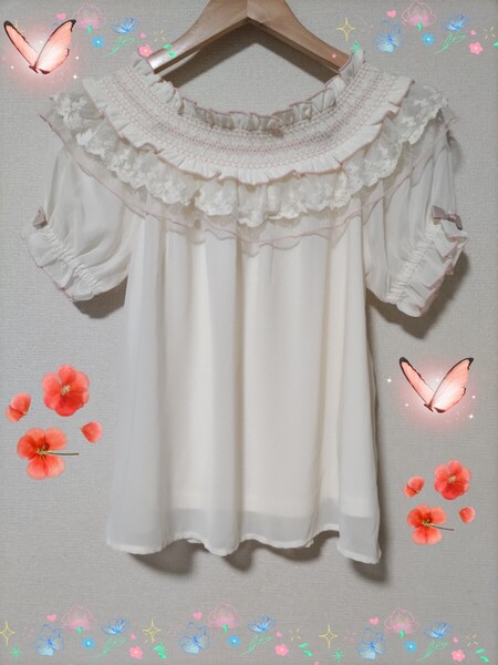 axes femme POETIQUE フリルレース付きホワイトブラウス