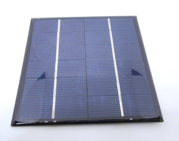 太陽電池 モジュール ソーラーパネル 6V 333mA 2W サイズ :116x116x3mm 未使用 新品 6V 太陽 電池 電子工作に
