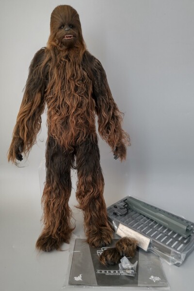 送料無料 ホットトイズ 1/6 チューバッカ 【チューバッカ本体/特製台座付】 『スター・ウォーズ/EP4』 HOTTOYS 検索:ハン・ソロ ルーク