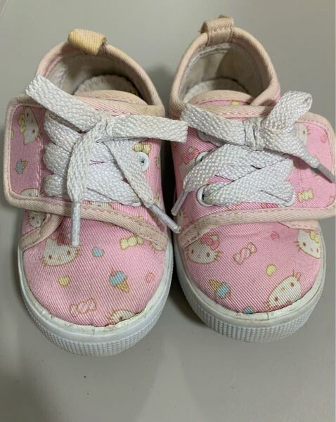ハローキティ 13cm ベビーシューズ サンリオ キャラクター スニーカー 靴 マジックテープ 子供 幼児 シューズ 女児 ベビー 女の子 中古