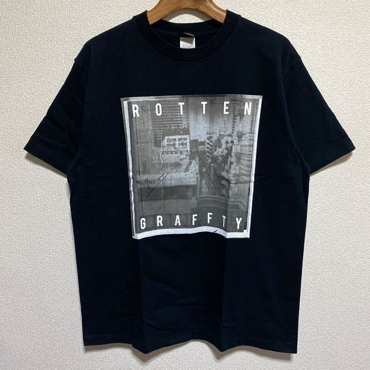 Yahoo!オークション -「ロットングラフティー tシャツ」の落札