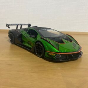 ランボルギーニ・SCV12 1:24ミニカー