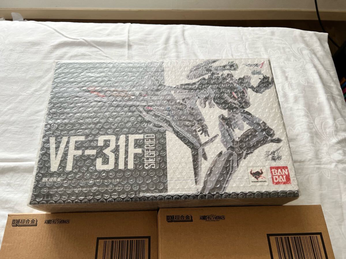 Yahoo!オークション -「dx超合金 vf-31fジークフリード」の落札 Yahoo!オークション -「dx超合金 vf-31fジークフリード」の落札