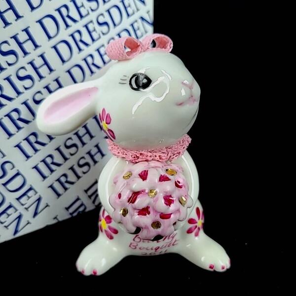 ◇美品◇アイリッシュドレスデン 干支 うさぎ 兎 卯年 2011 Bunny Busquet 置物 フィギュリン 箱つき 日本限定