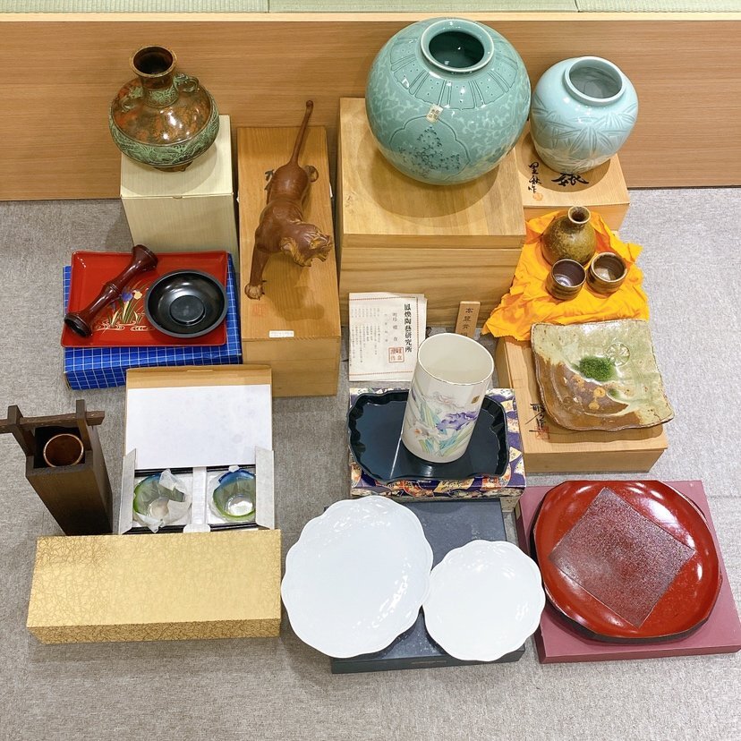 Yahoo!オークション -「高麗青磁 壺」(陶芸) (工芸品)の落札相場 Yahoo!オークション -「高麗青磁 壺」(陶芸) (工芸品)の落札相場