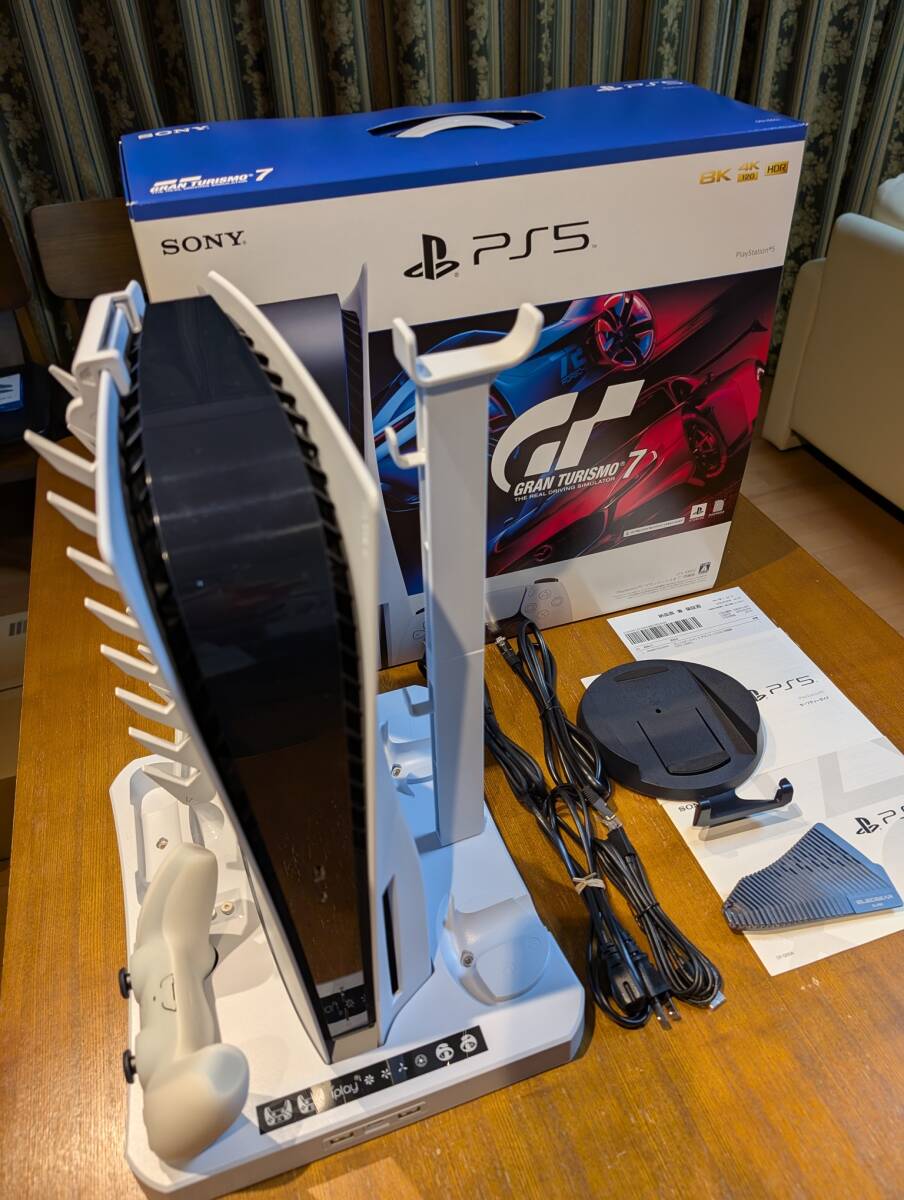 中古即納】[PS5](本体)(未使用)プレイステーション5