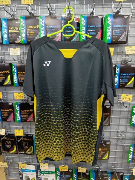【10615 (184) O】YONEX(ヨネックス) メンズゲームシャツ ブラック/ゴールド O 新品未使用 バドミントン テニス 定価10450円