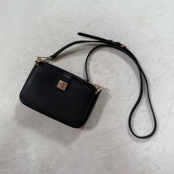 Kate Spade Phoebe Crossbody クロスボディ BLACK フィービー ターンロック デュオケイトスペード 2024 黒 金金具 ショルダーバッグ ミニ