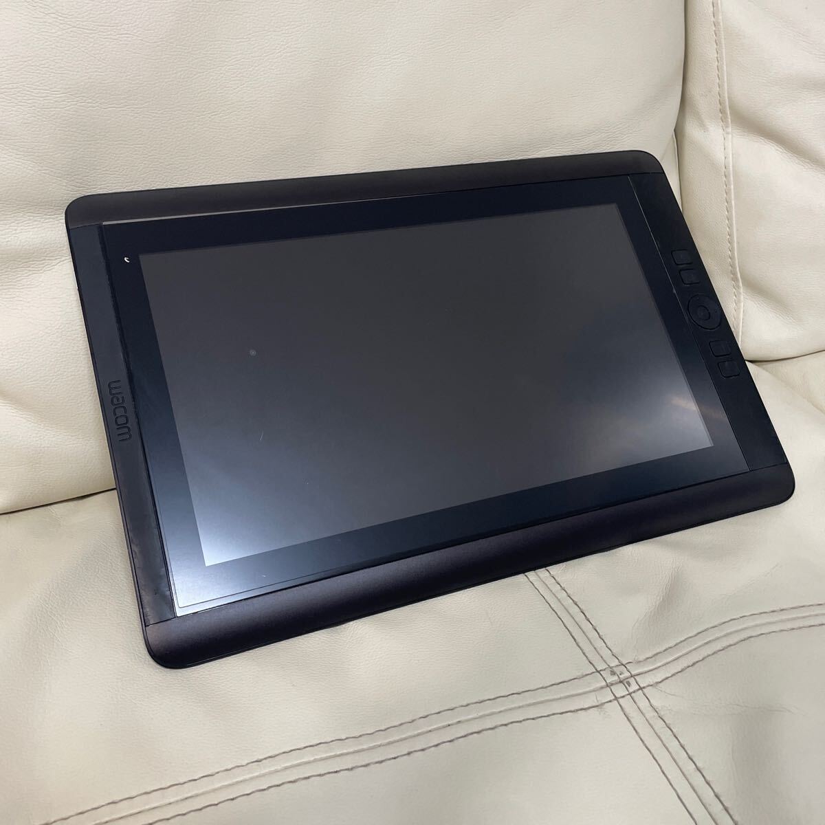 中古品】新品プロペン替芯13本付きWacom cintiq22 DTK2260 中古品】新品プロペン替芯13本付きWacom cintiq22 DTK2260