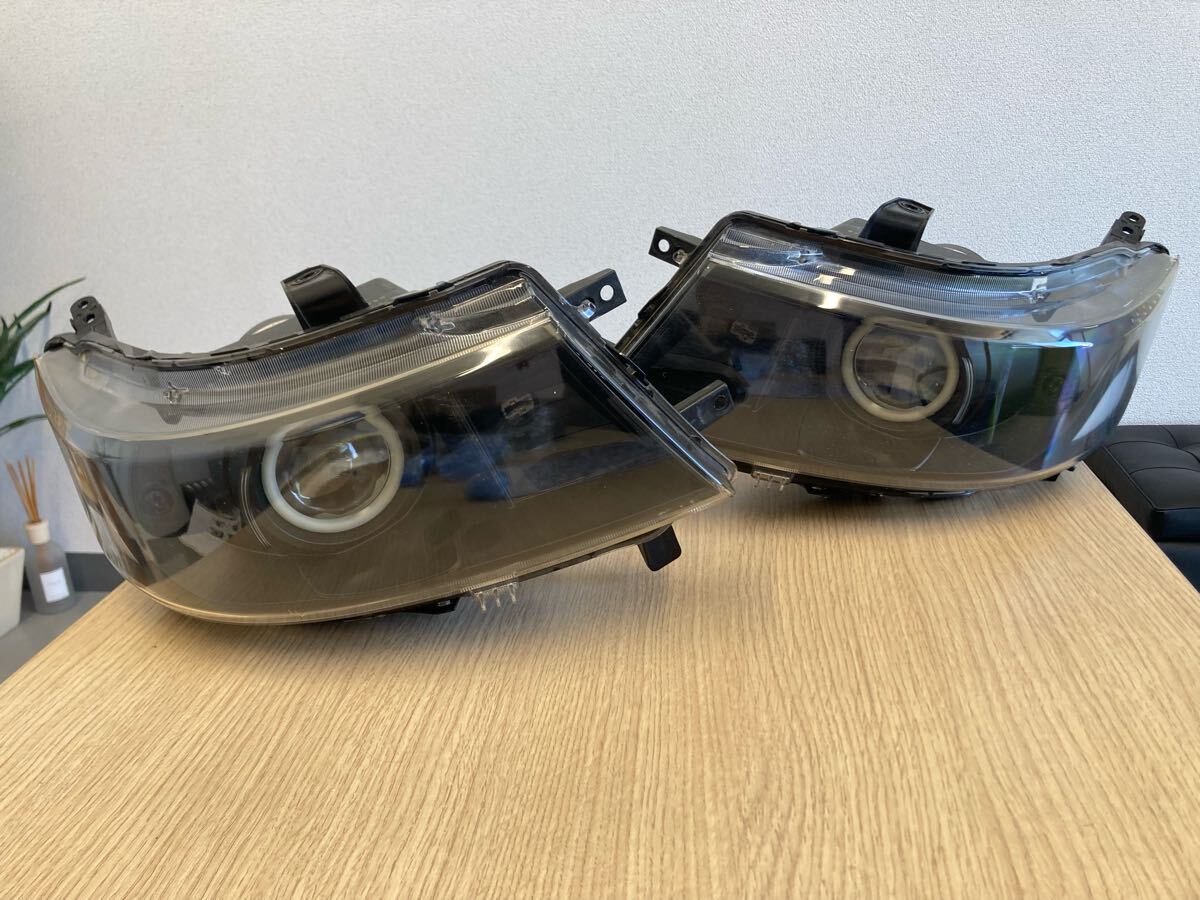 スズキ MH23S ワゴンRスティングレー リミテッド? 純正 右 HID