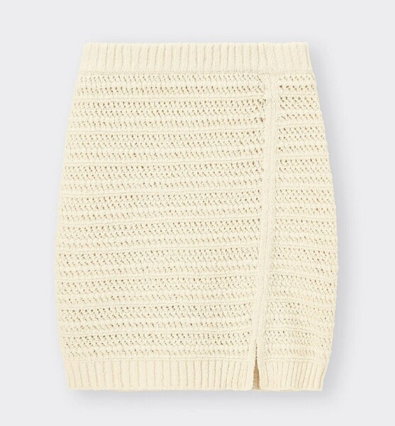 3XL 大きいサイズ 新品 ブークレニットミニスカート カラーナチュラル(オフホワイト系色味) GU ジーユー 裏地付き 綿69% ニットスカート 4L