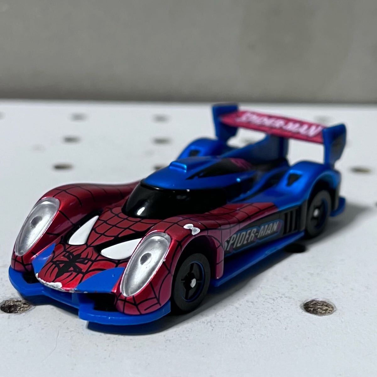 Yahoo!オークション -「usjスパイダーマントミカ」の落札相場