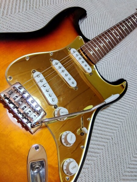 Fender Mexico Stratocaster 3-COLOR Sunburst 限定モデル