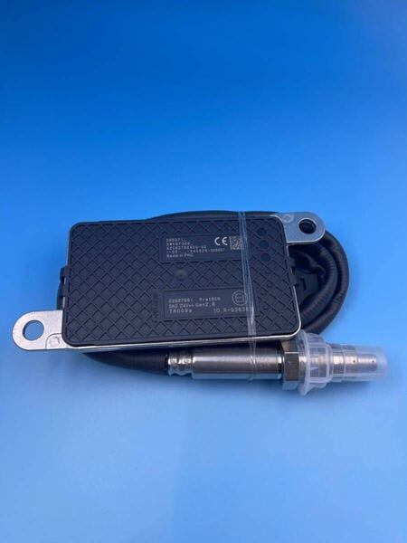 UDトラックスクオン 52228-27991NOxセンサーIN側(社外新品)