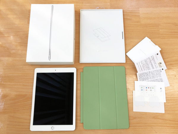 iPadPro 9.7インチ 128GB Wi-Fi+Cellular シルバー SIMフリー Apple純正 SmartCover