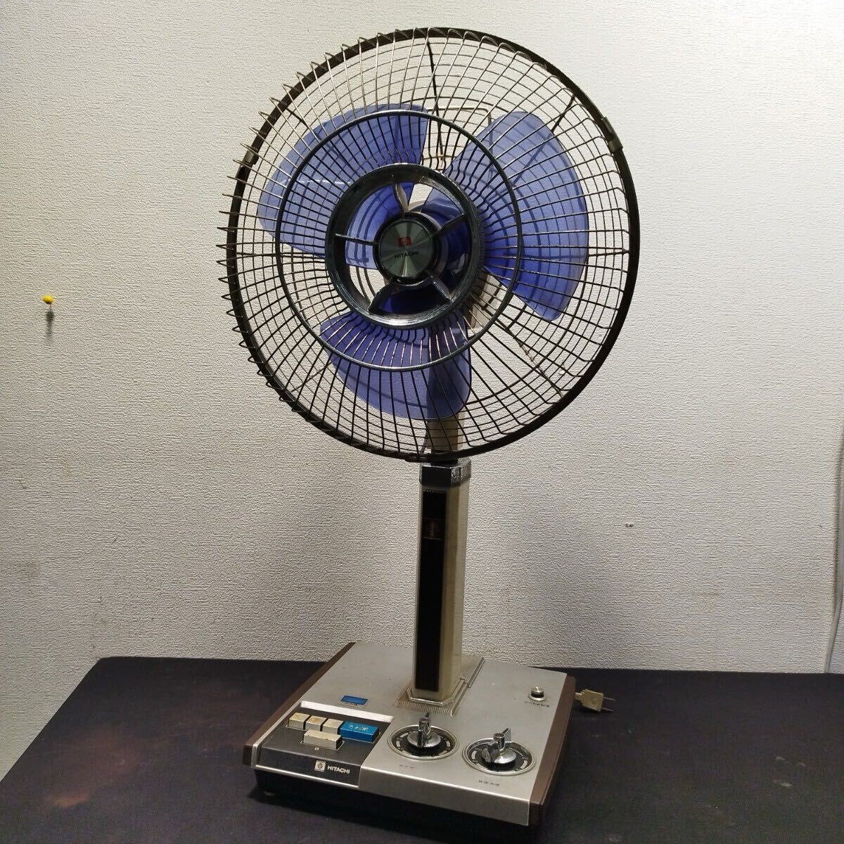 Yahoo!オークション -「昭和レトロ日立hitachi」(扇風機) (電化 Yahoo!オークション -「昭和レトロ日立hitachi」(扇風機) (電化