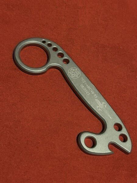 マイクロテック風チタンツール(栓抜き等) 新品保管品 箱無 サンドブラスト カランビット