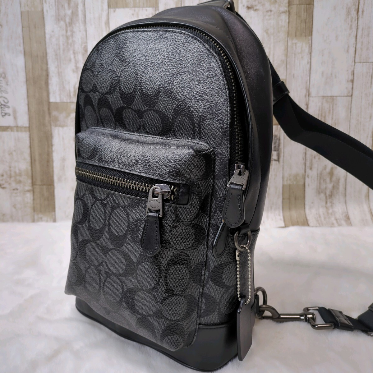 coach コーチ バッグチャーム タグ 馬車のゴールドプレート付き
